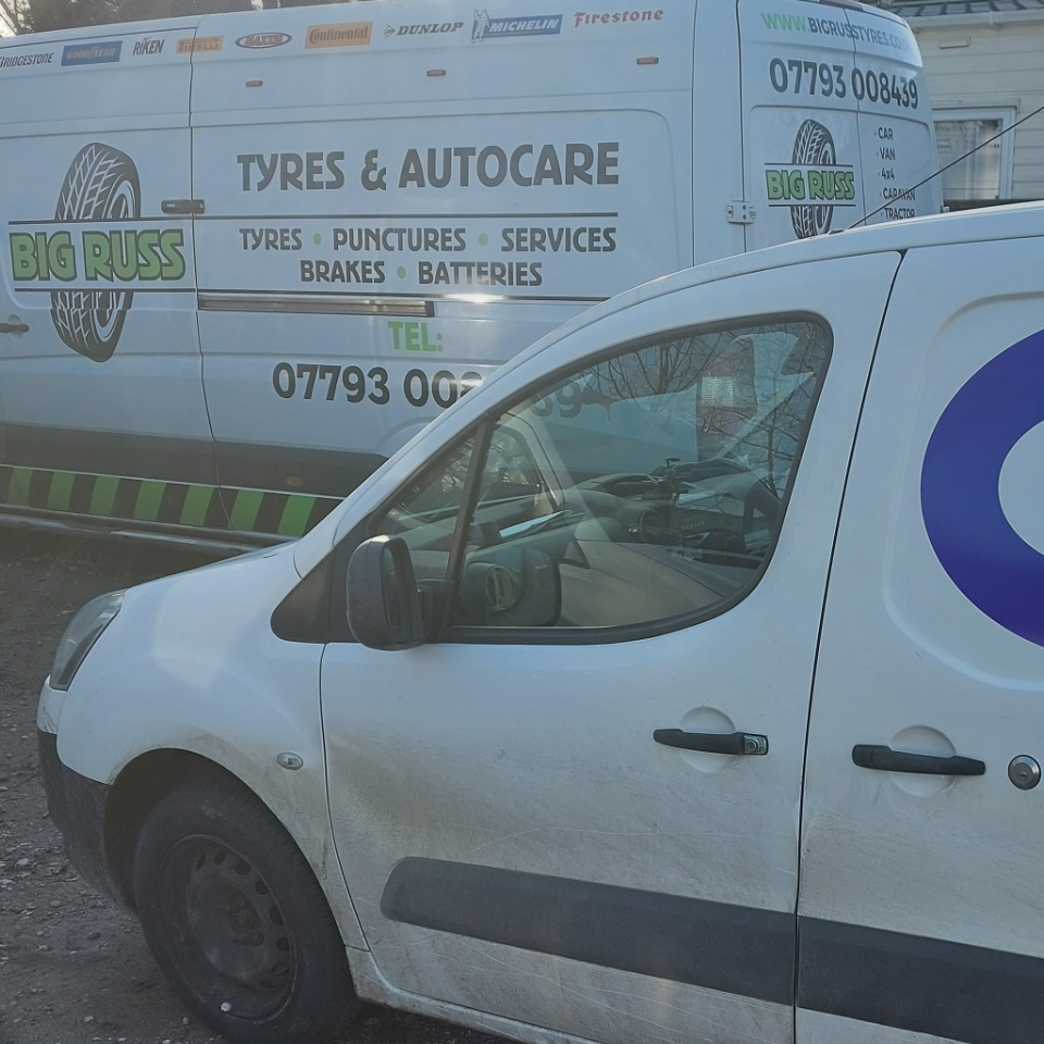 Van Tyres